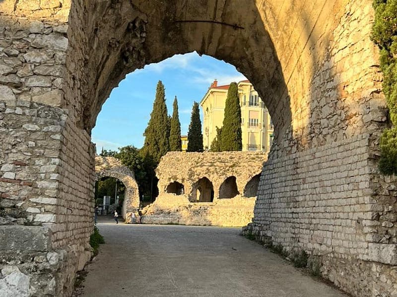 Nice : une nouvelle salle de théâtre dans les arènes de Cimiez