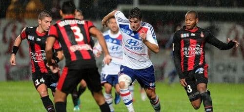 Foot : Nice balaye Lyon sous la pluie