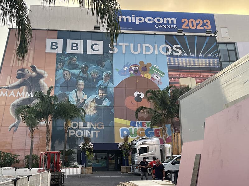 MIPCOM à Cannes : l’ère des nouvelles TV avec les chaînes FAST et l’IA