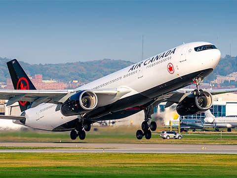 Aéroport : après Air Transat, Air Canada rouvre sa ligne saisonnière Nice-Montréal